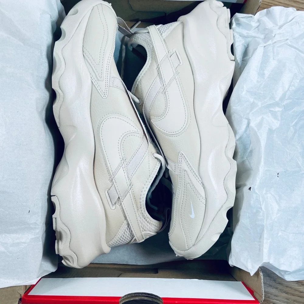 Nike‎ Wmns TC 7900 Sanddrift Sail Sneakers Shoes Size 11 HF1055 133
